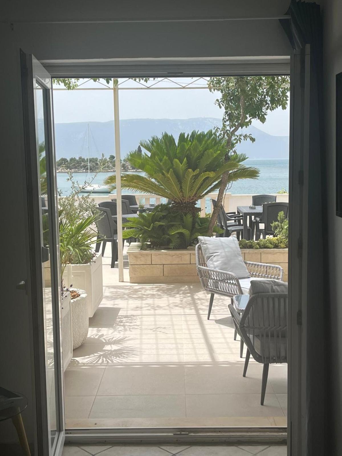 Villa Ante Apartments 布拉采 客房 照片
